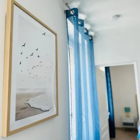 Chez Pierrot A 180m De La A Sur *