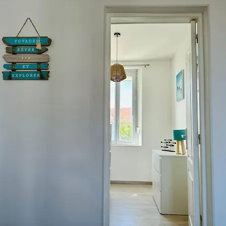 Chez Pierrot A 180m De La A Sur *