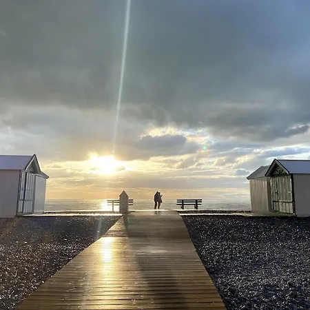 Chez Pierrot A 180m De La A Sur